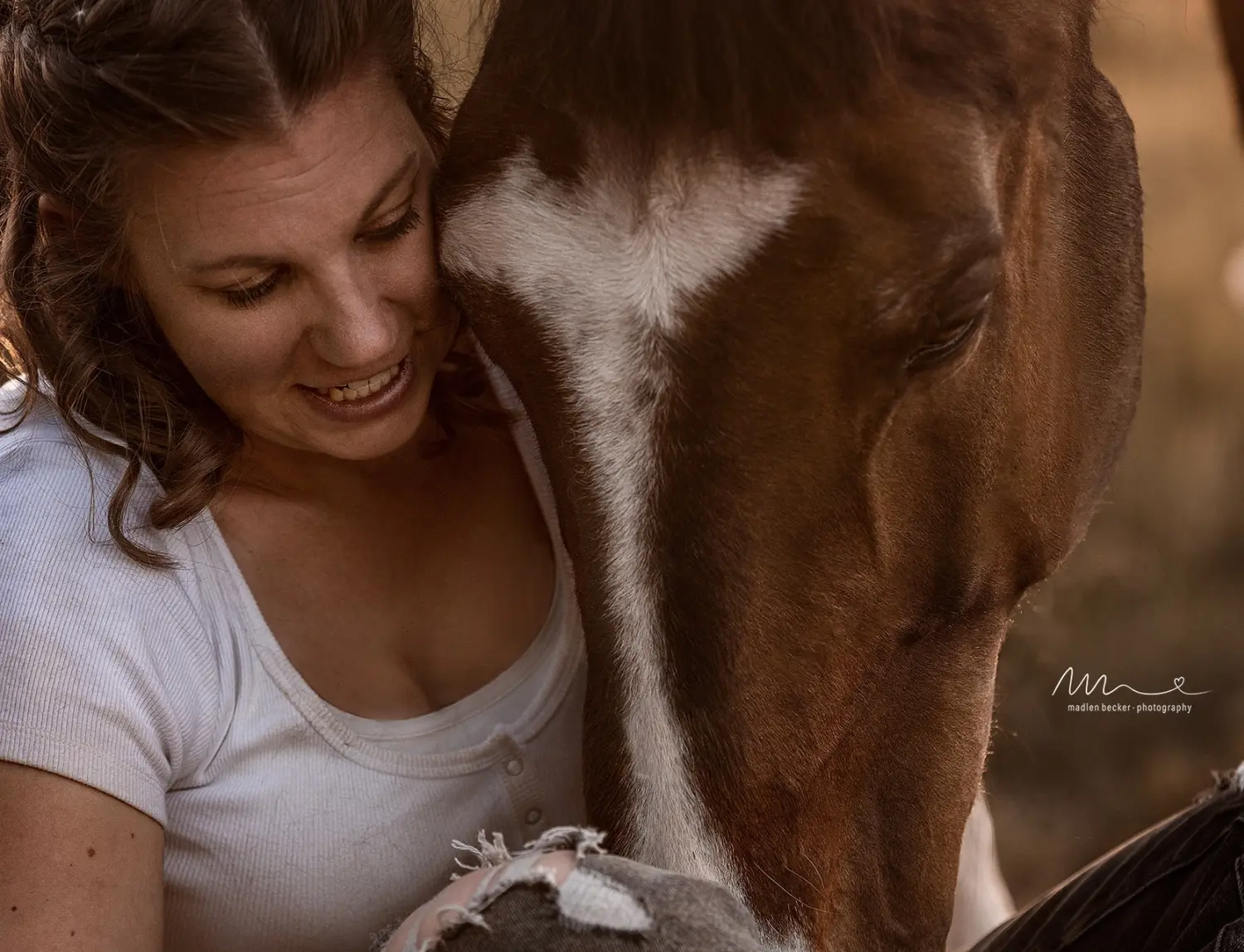 Traumazentrierte Fachberatung Jennifer Konrath- Jennifer mit Pferd